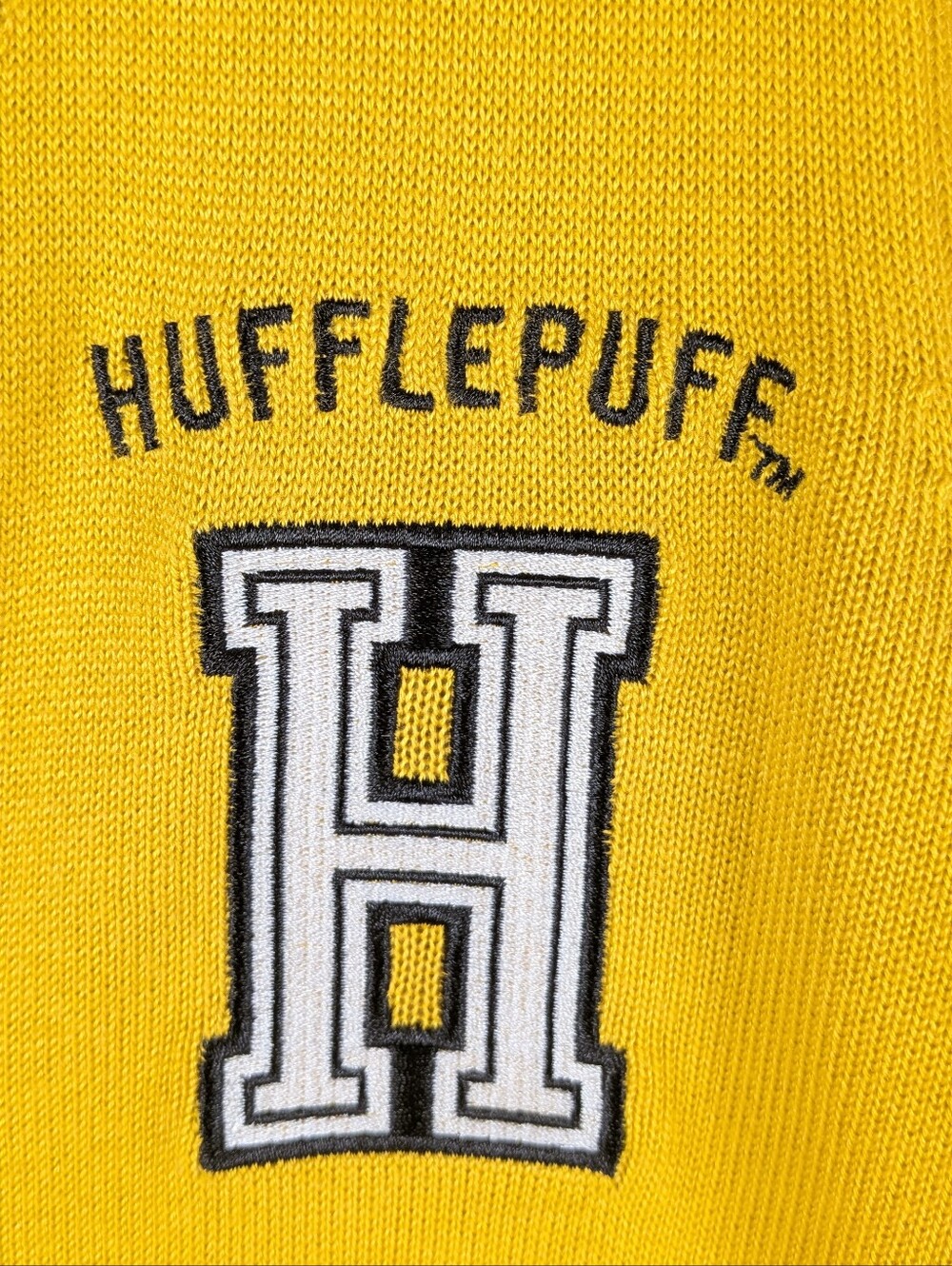NWOT Harry Potter Hufflepuff Tunic Cardigan 2X Patch Embroidery Yellow Gray - Picture 4 of 7